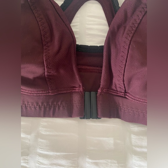 Lululemon maroon red halter front closure jog bra size small - Picture 2 of 3